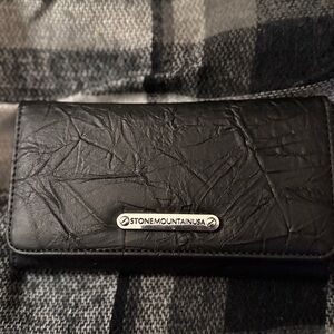 Stone Mountain Accessories Textured Black Wallet